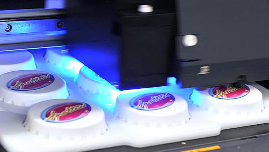 Печать на нестандартных материалах: отличный способ выделиться.