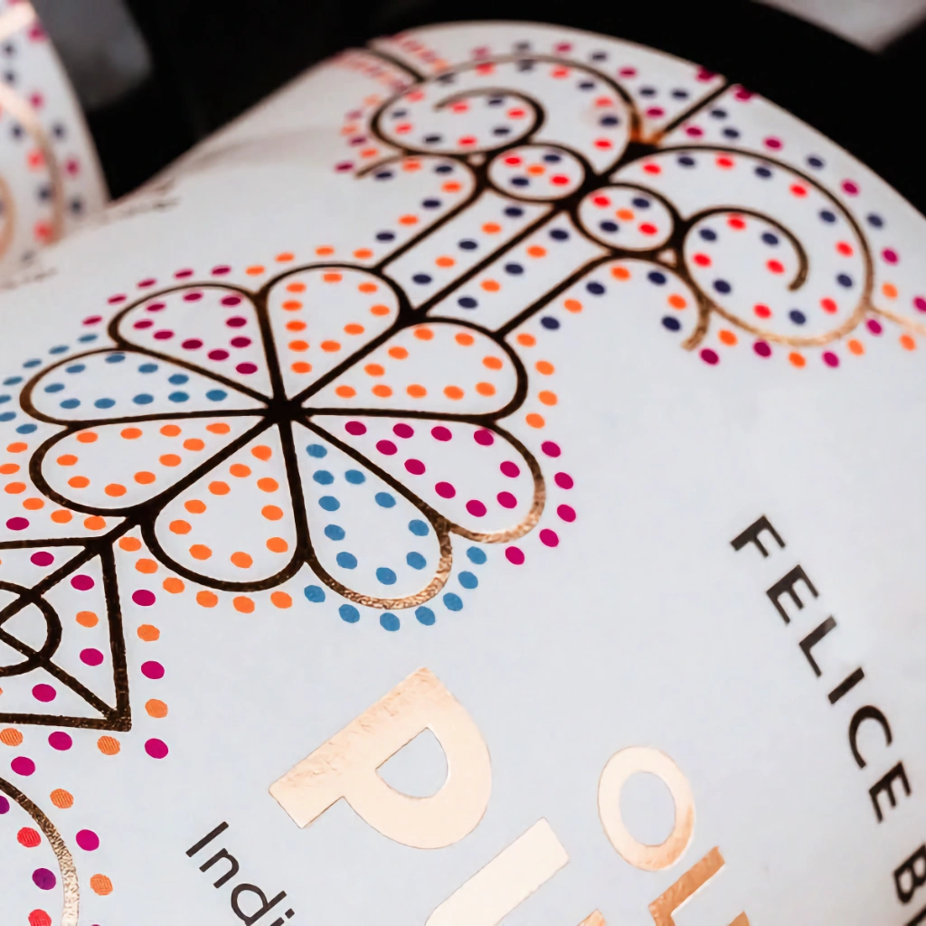 Преміальні самоклейні дизайнерські папери: нова ера етикеток на українському ринку